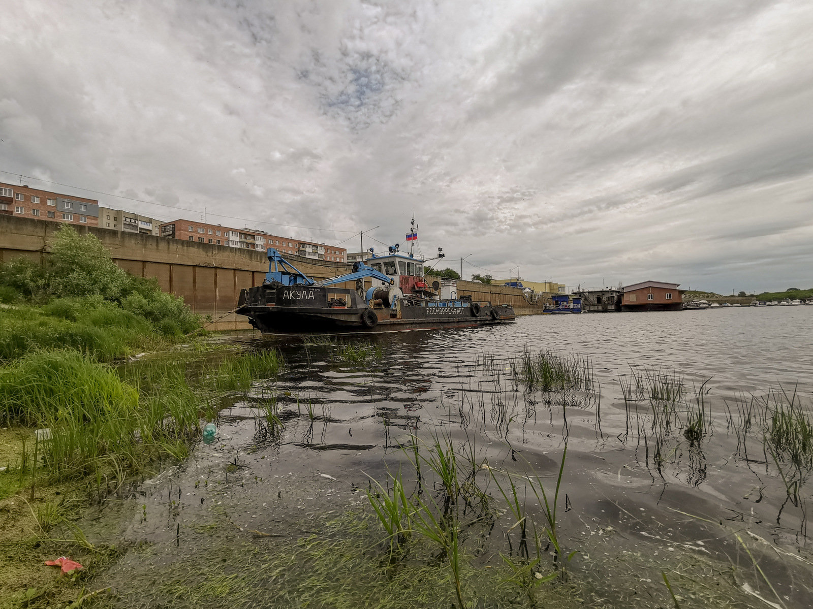 River tractor - My, River, Dzerzhinsk, The photo, Unknown crap, Ship, Port, Sailors, Longpost