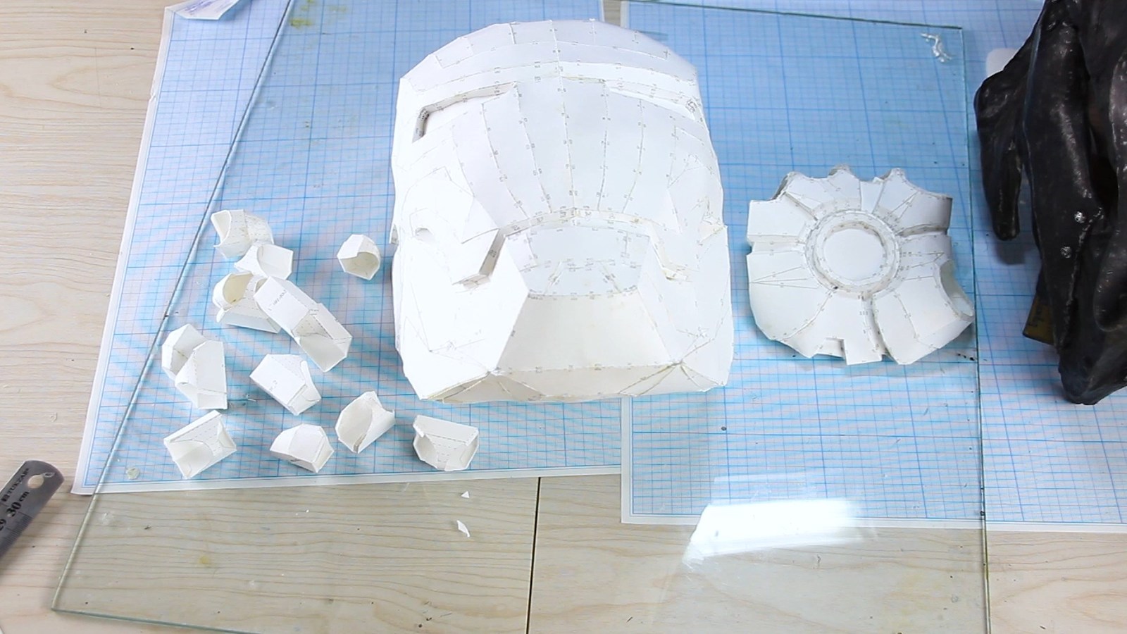 Рука светильник железного человека - 96 фото