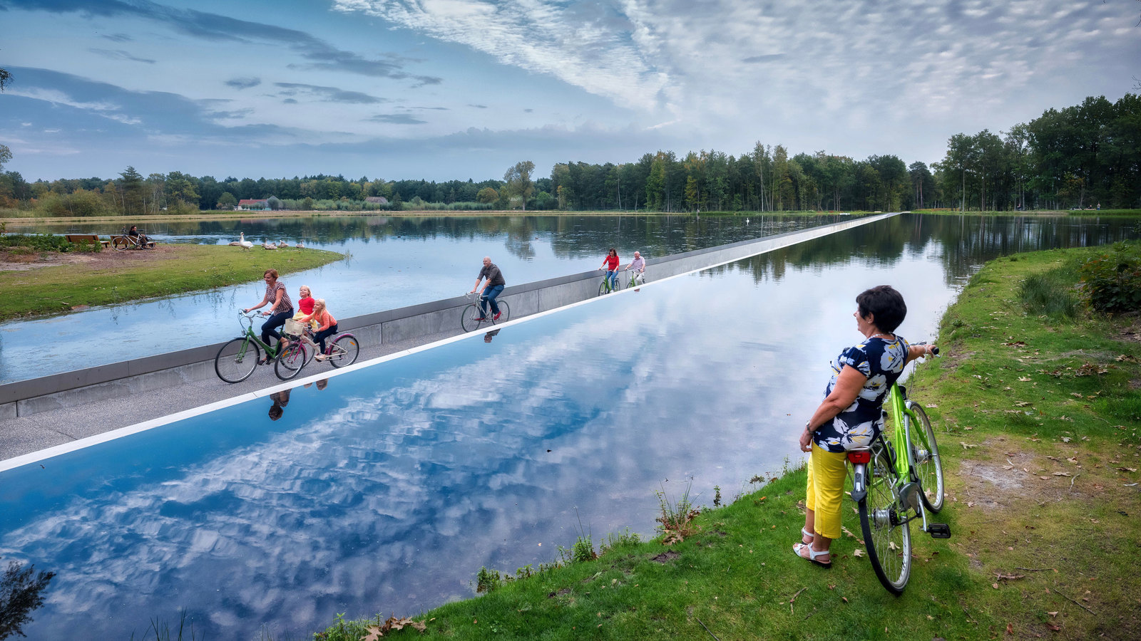 Cutting through the surface - Bike path, Lake, Limburg, Belgium, Video, Longpost