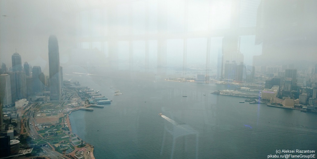 370 meters above the ground - it is difficult to be closer to God. - My, China, Chinese, Hong Kong, Church, Unusual, The photo, Skyscraper, Longpost