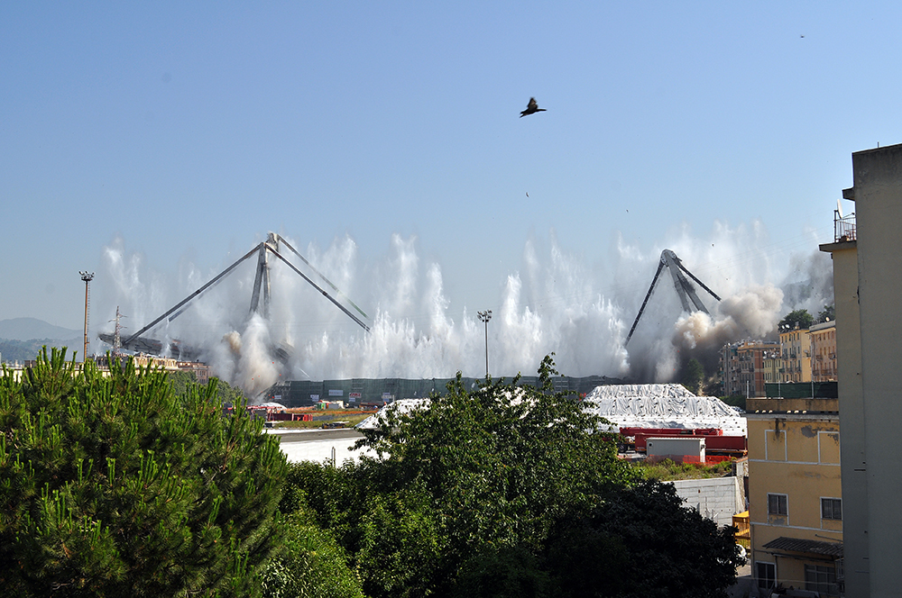 Morandi bridge explosion - My, Italy, Genoa, Explosion, Longpost, Video