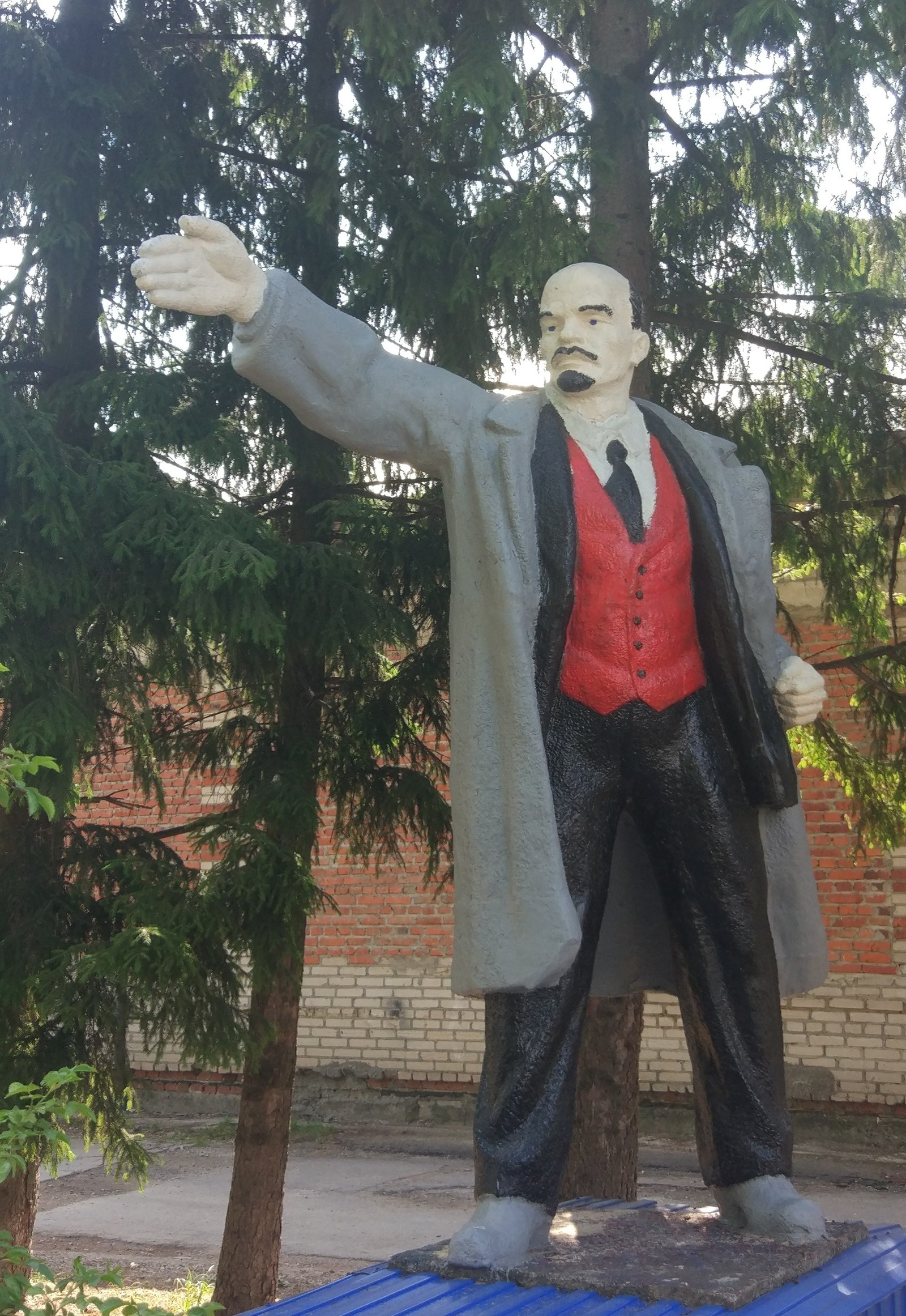 Go, comrades, hipster! - The photo, Lenin, Monument, Hipster