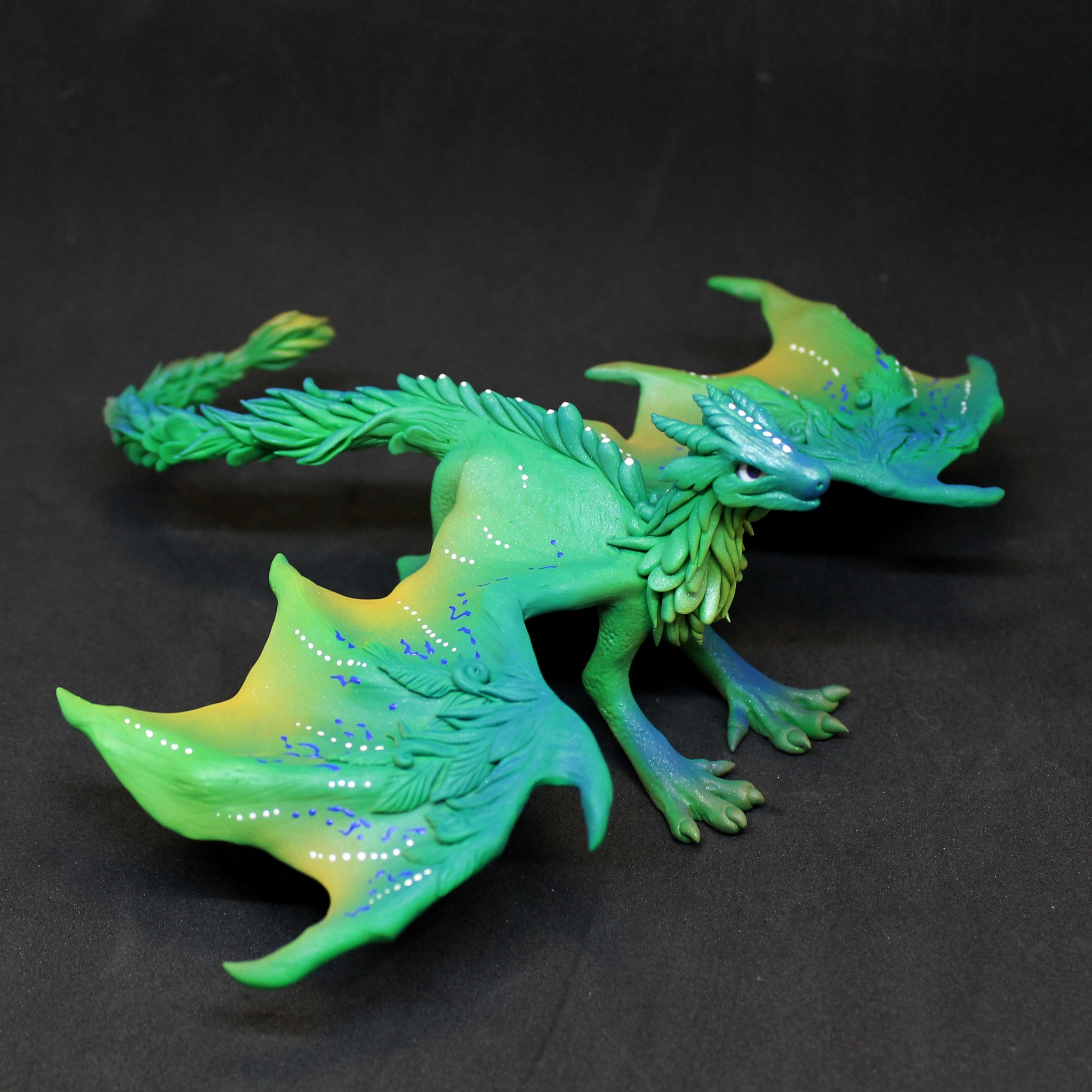китайские светящиеся фигуры. фигурка safari ltd сумеречный дракон 10119. фигурки светящиеся в темноте. как сделать светящегося дракона. световая фигура дракон.