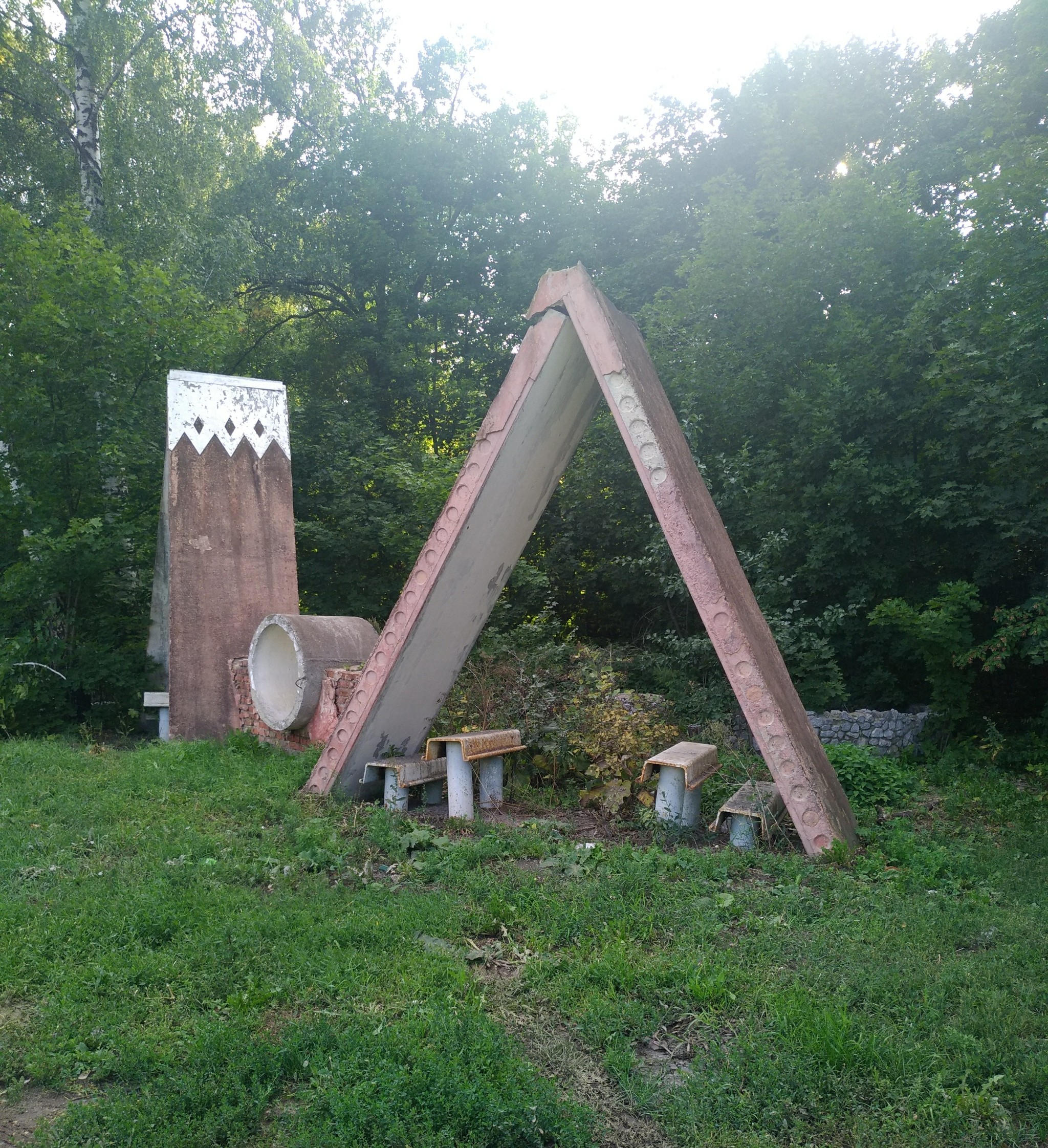 Severe gazebo - Alcove, Plate