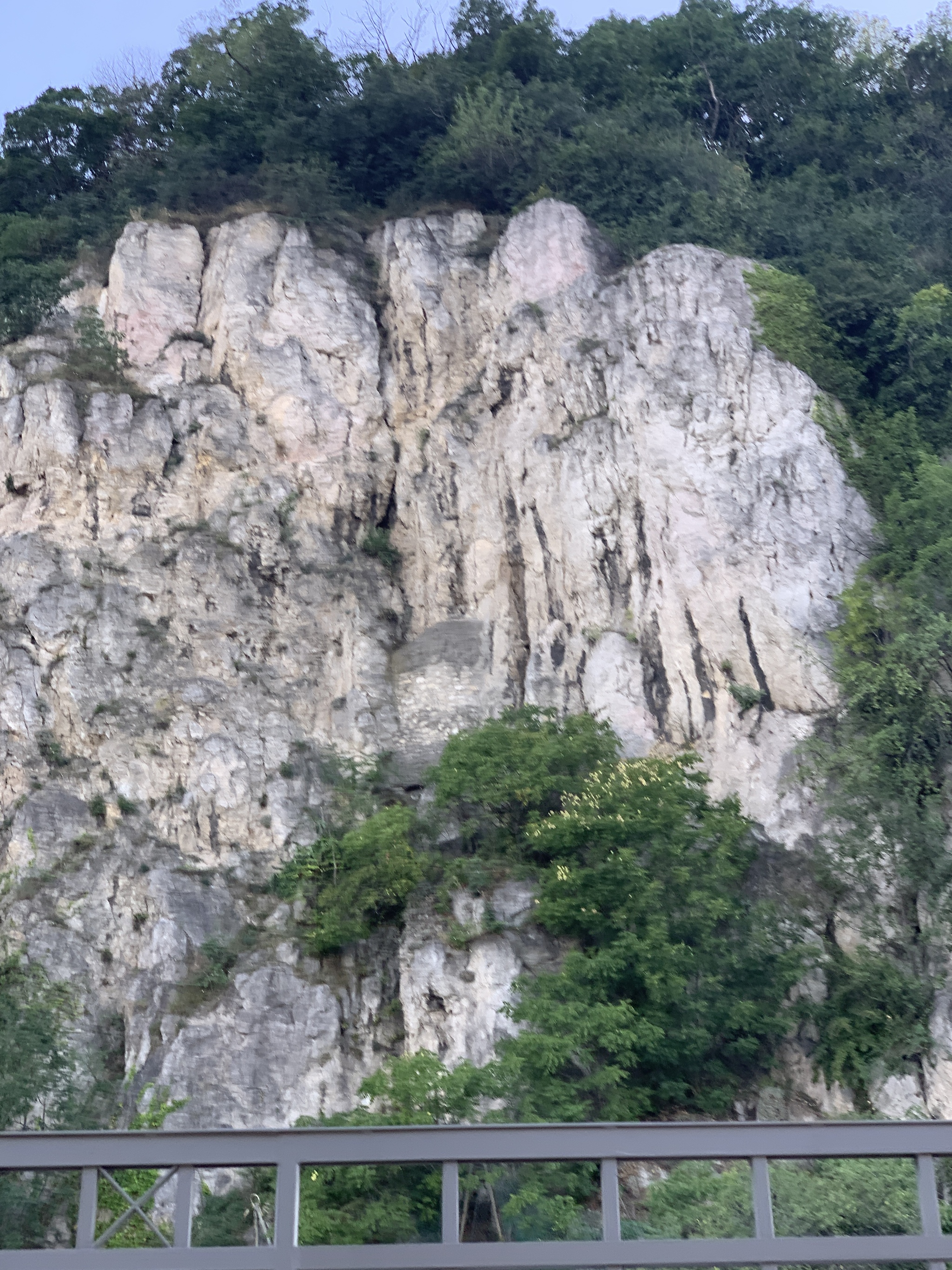 Is it just me, or are there Easter eggs in this mountain? - My, The mountains, Budapest, Longpost