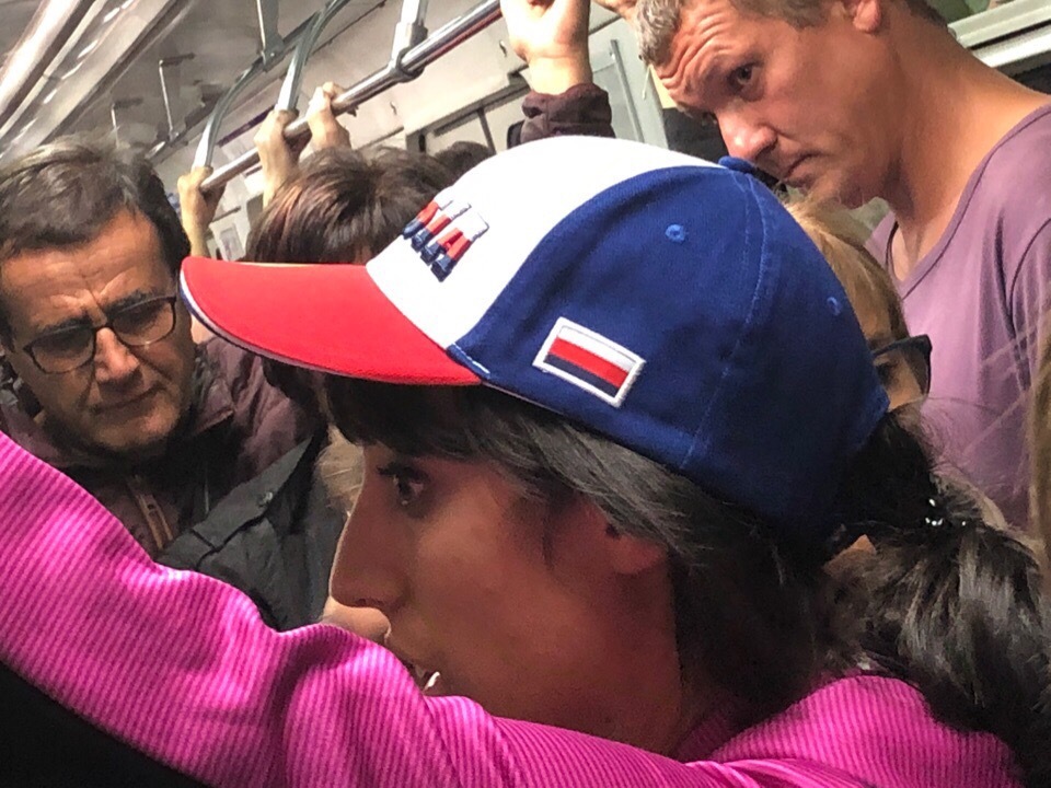 Italians in Russia. - Italians, Flag, Metro, Cap