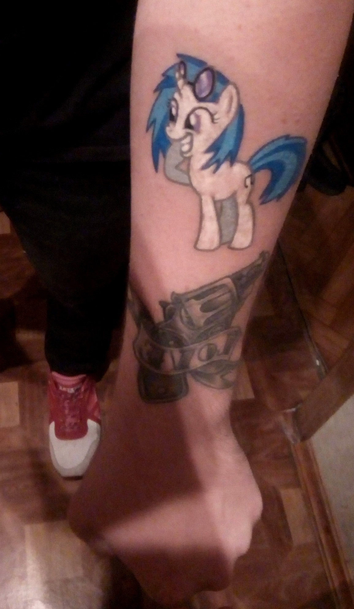 Oh it's nothing special, it's just my ... - My, My little pony, Armor, The photo, Vinyl scratch, Tattoo