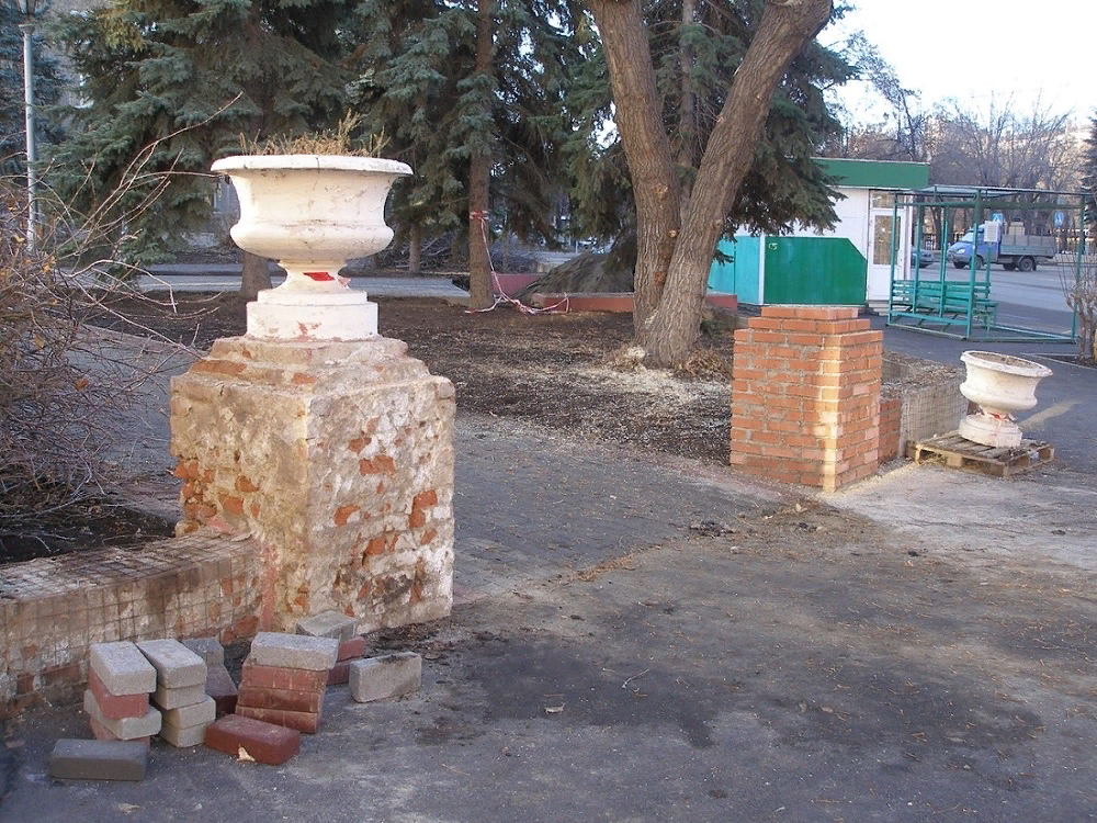 Stalin's flowerpots were replaced with Berdnikov's flowerpots. Something went wrong in the history of the city of Magnitogorsk. - Magnitogorsk history club, Past, The present, Heritage, Empire, Lawlessness, Story