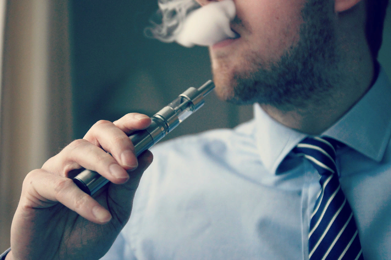 Doctors record first death from unknown disease linked to vaping - news, The medicine, Disease, Vape