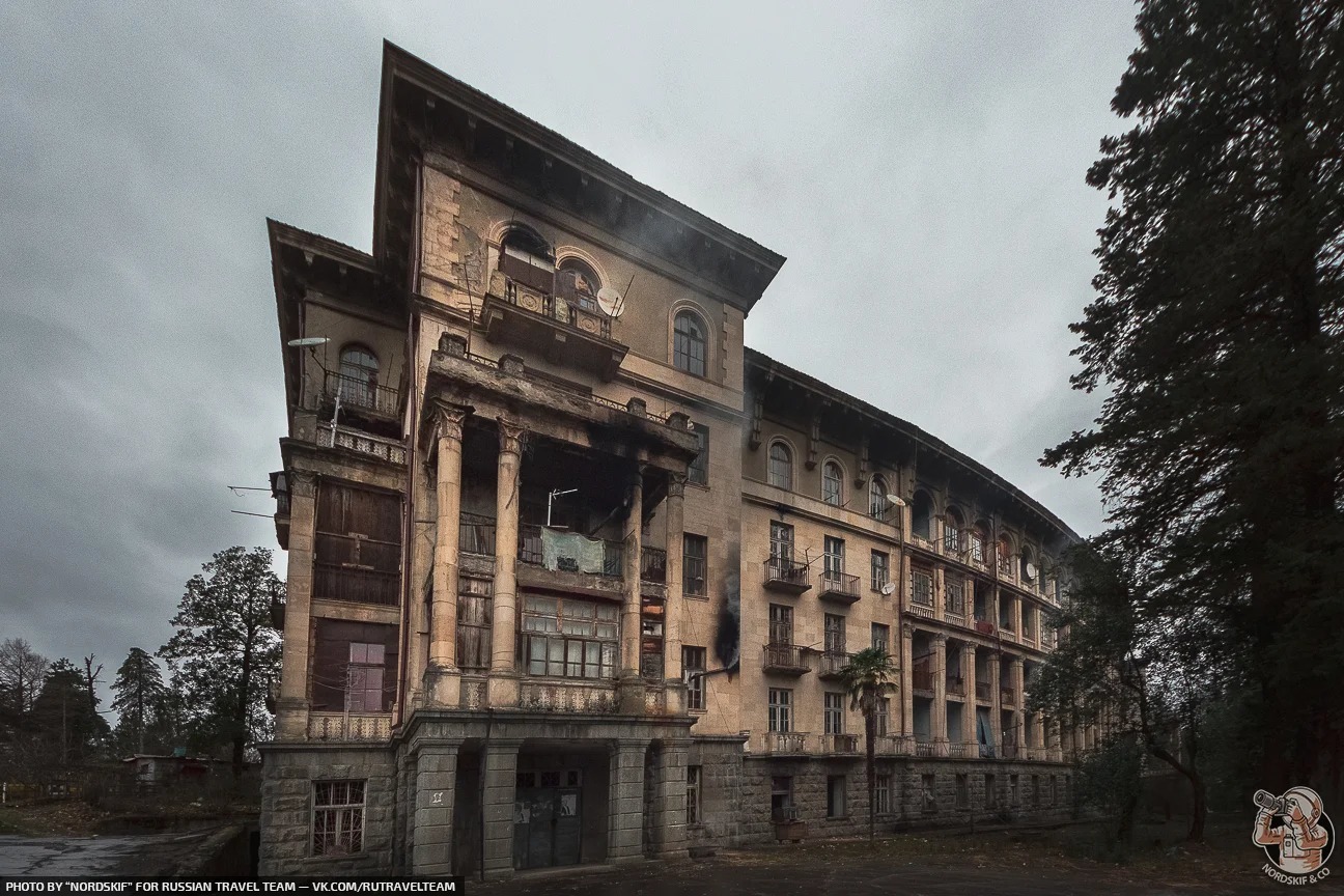 On the ruins of Soviet palaces Sanatorium Zheleznodorozhnik, populated by refugees from Abkhazia in Tskaltubo, Georgia - My, Urbex Georgia, Georgia, Longpost