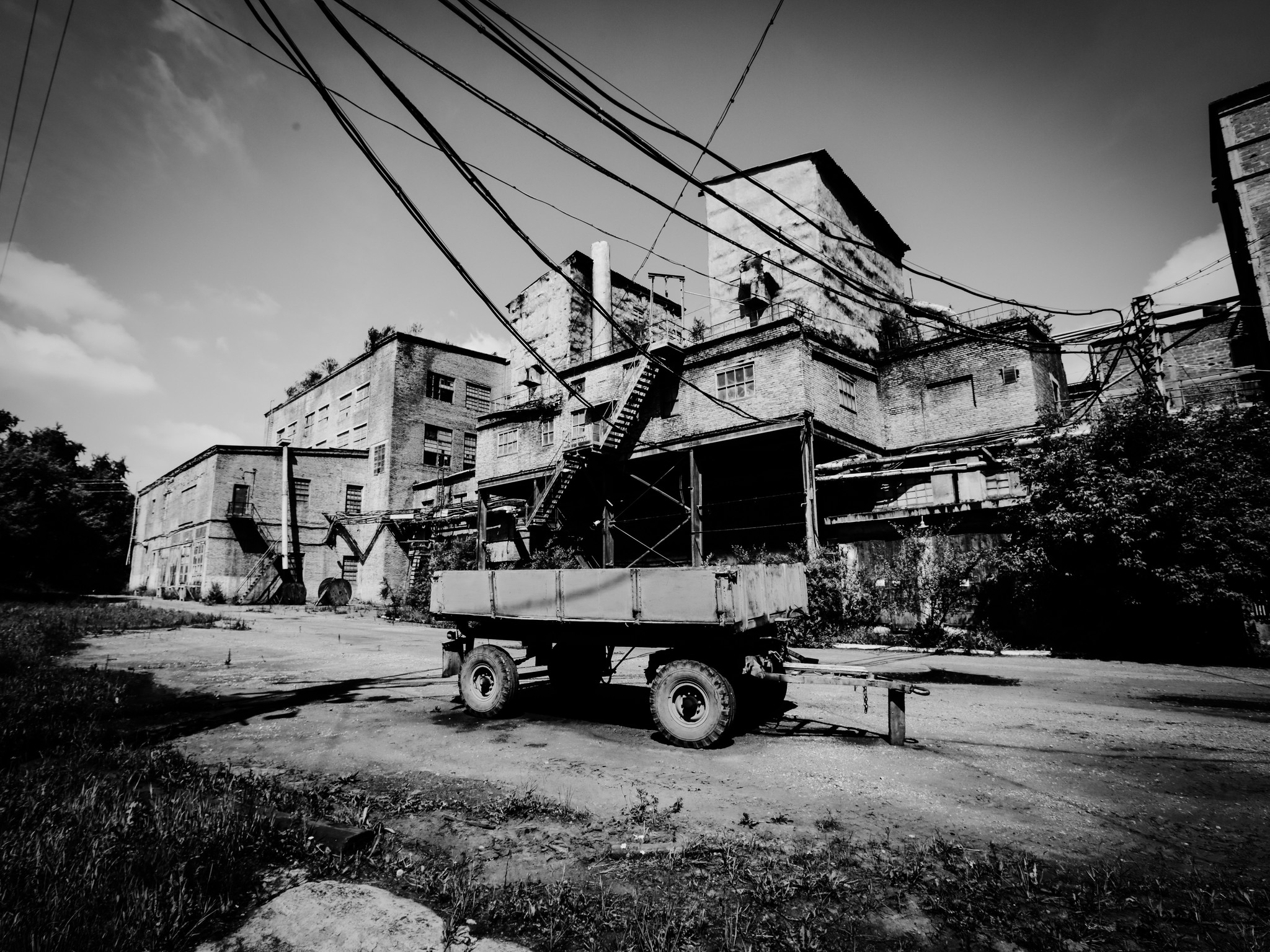 Abandoned cement plant in Spassk-Dalniy - My, The photo, Black and white, Black and white photo, Spassk-Dalny, Cityscapes, Abandoned factory, Longpost, Street photography