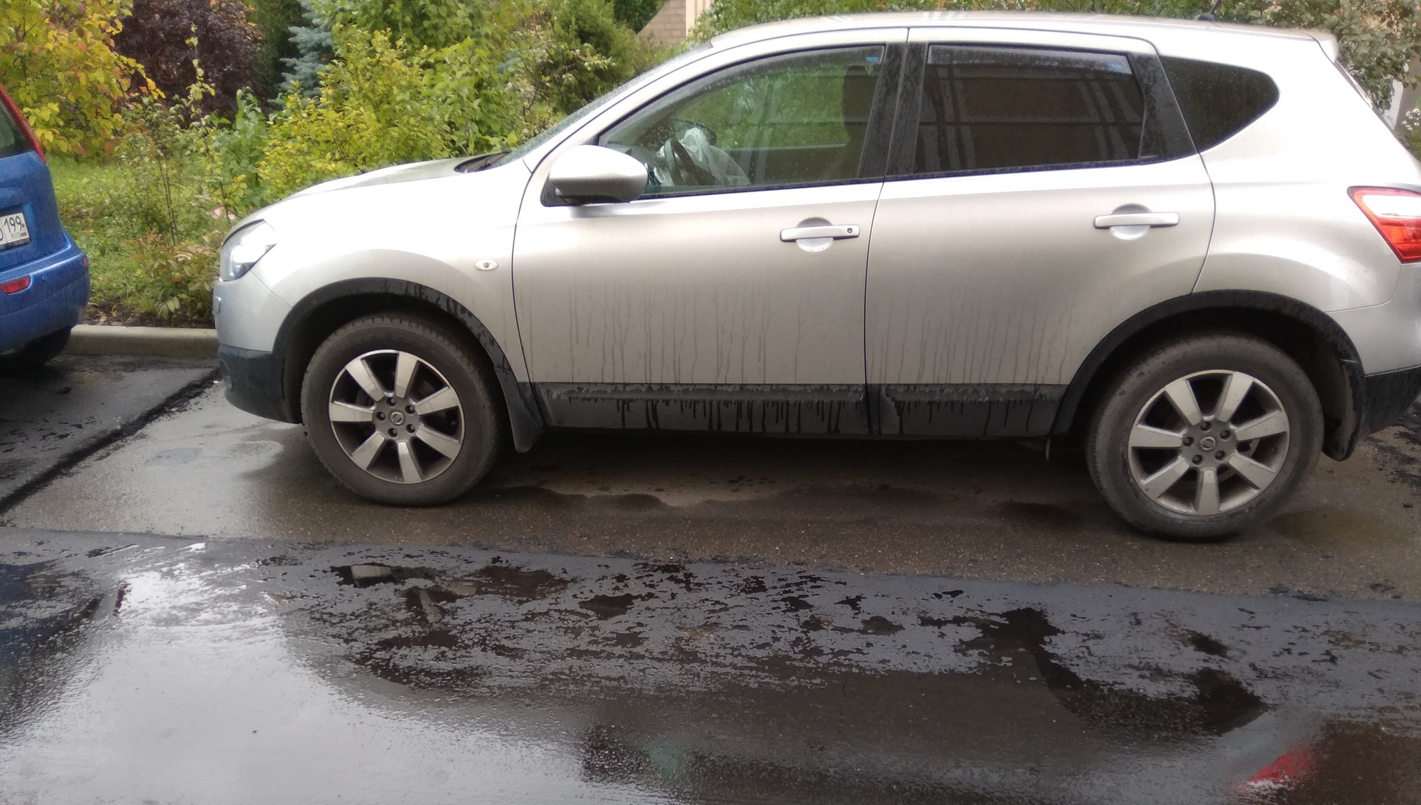 The weirdo's private parking space. - My, Motorists, Asphalt laying, Freaks, Adjacent territory