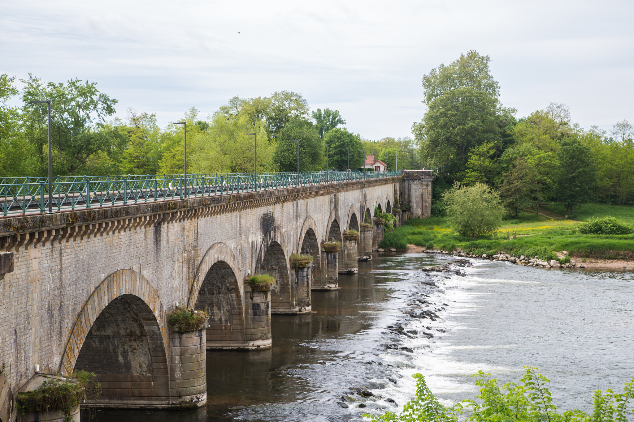 Canal on the bridge - My, France, Channel, Bridge, River, Oddities, Longpost, Aqueduct