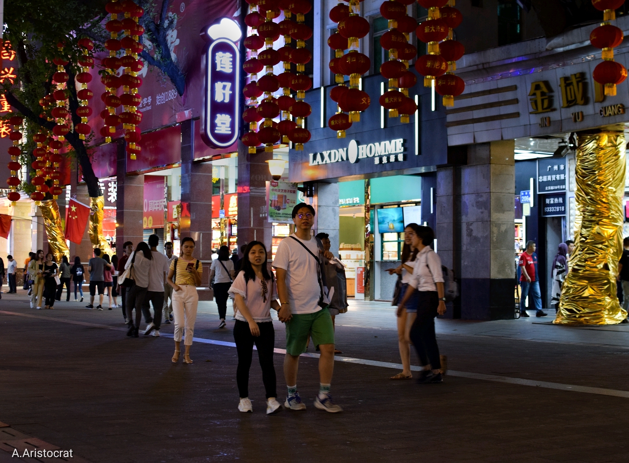 Shopping and tasting Chinese food in Guangzhou. Walk along the old street. - My, China, Chinese, Chinese cuisine, Beginning photographer, Guangzhou, Street food, Street trade, Video, Longpost