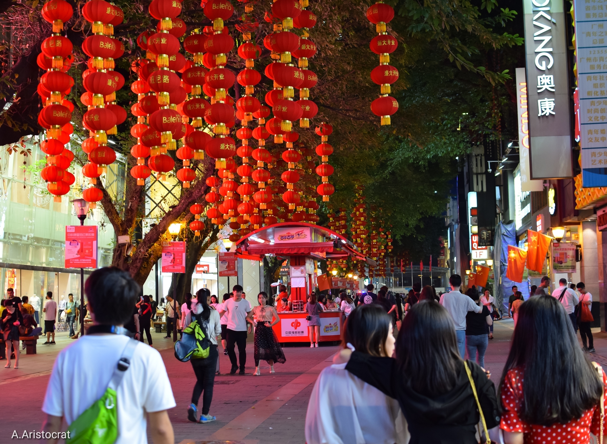 Shopping and tasting Chinese food in Guangzhou. Walk along the old street. - My, China, Chinese, Chinese cuisine, Beginning photographer, Guangzhou, Street food, Street trade, Video, Longpost