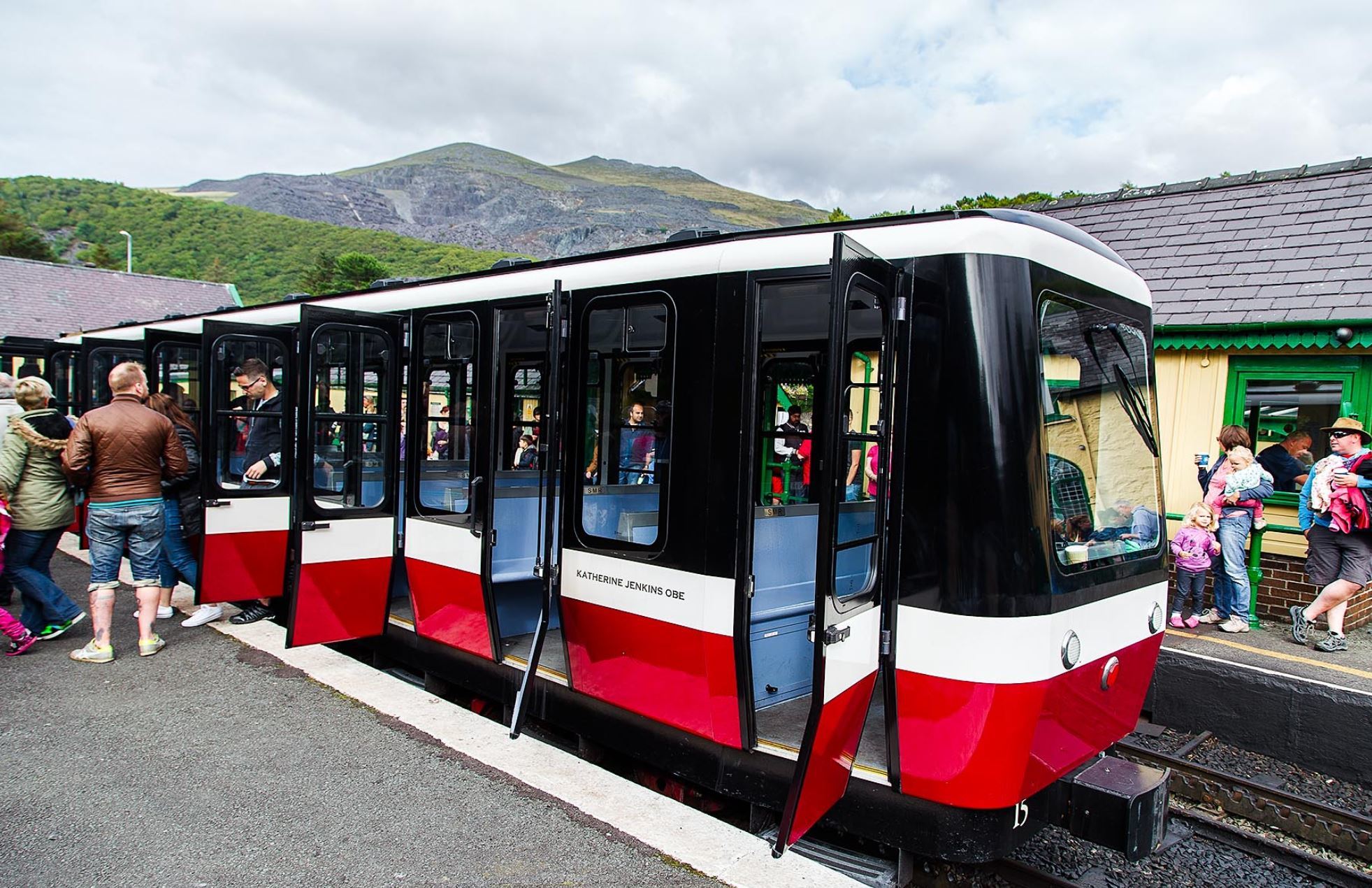 Snowdon Mountain Railway. - Railway, Gear rail, Mountain road, England, Longpost, Video