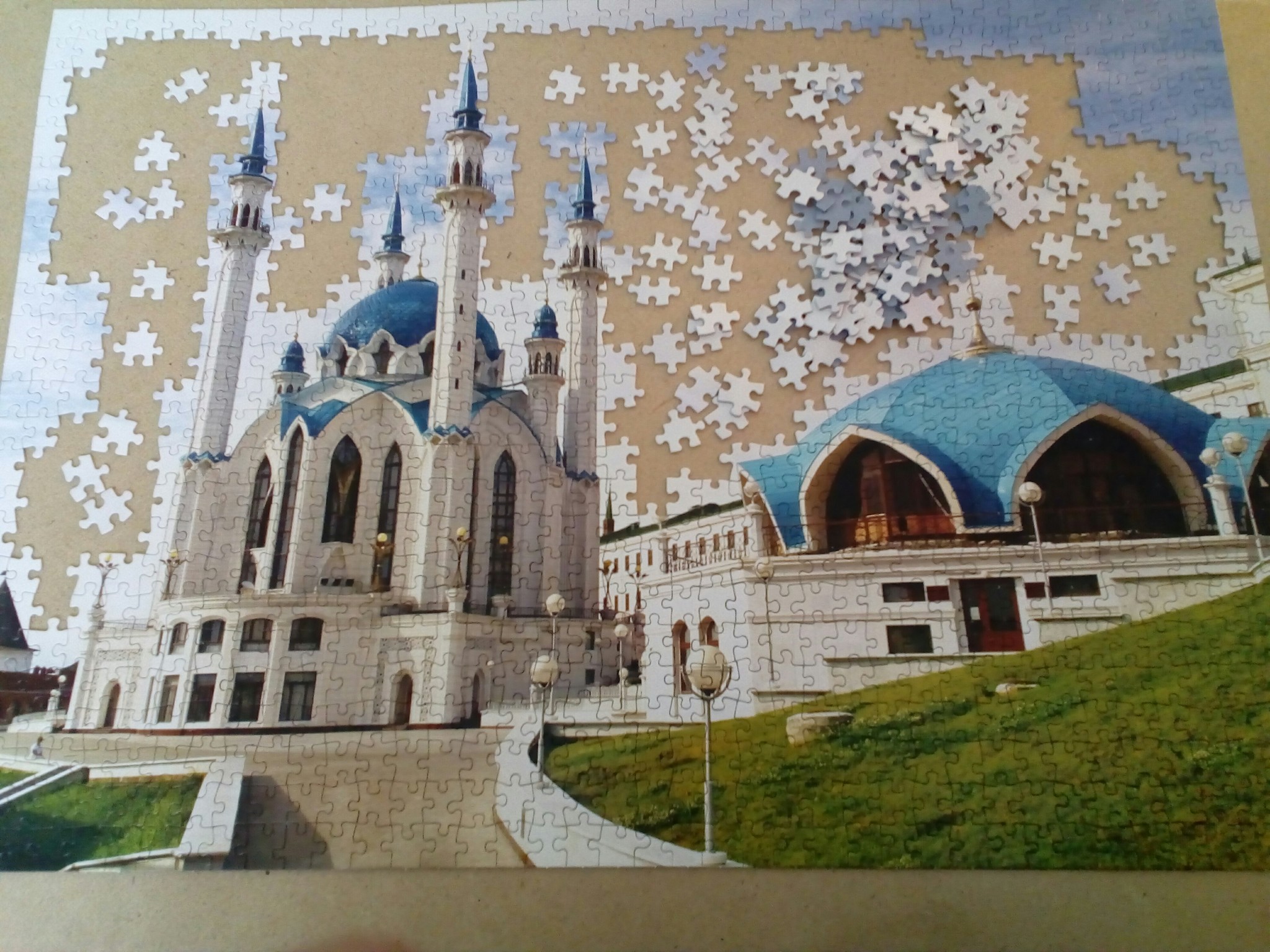 Finished my first 1000 piece puzzle. - My, Hobby, Puzzle, Photo on sneaker, Longpost