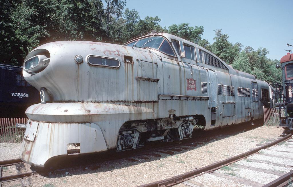 GM Aerotrain - A train, General Motors, The photo, 1950