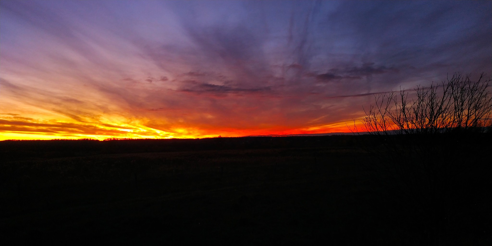 The autumn sunset is like a memory of a bygone summer... - My, Landscape, Sunset