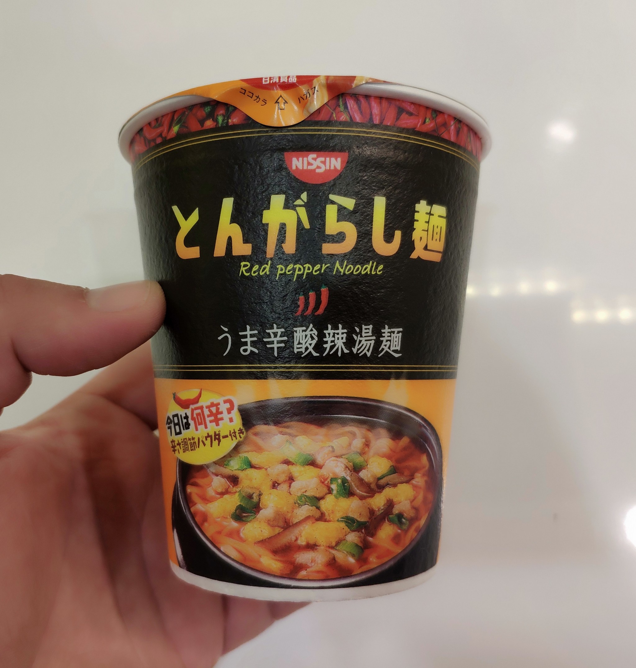 Доширакология. Японский перчик-мен. Nissin Tongarashimen Umakara Seafood. - Моё, Доширакология, Лапша, Обзор еды, Японская кухня, Ниссин, Острая кухня, Маскот, Доширак, Длиннопост