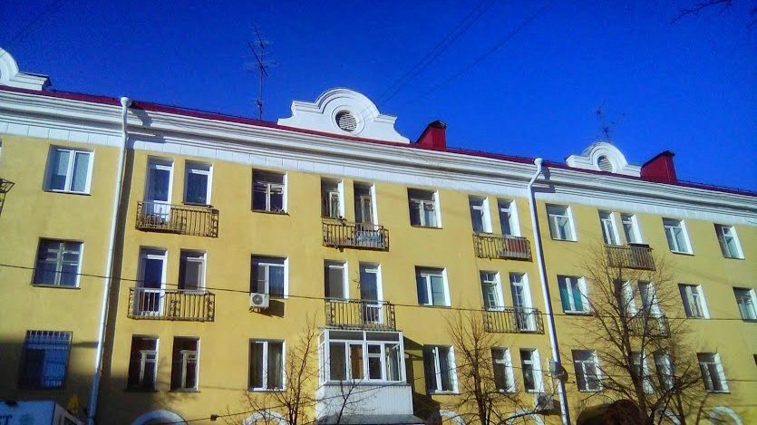 What are these narrow bars - balconies - for? - My, Architecture, Mound, Balcony