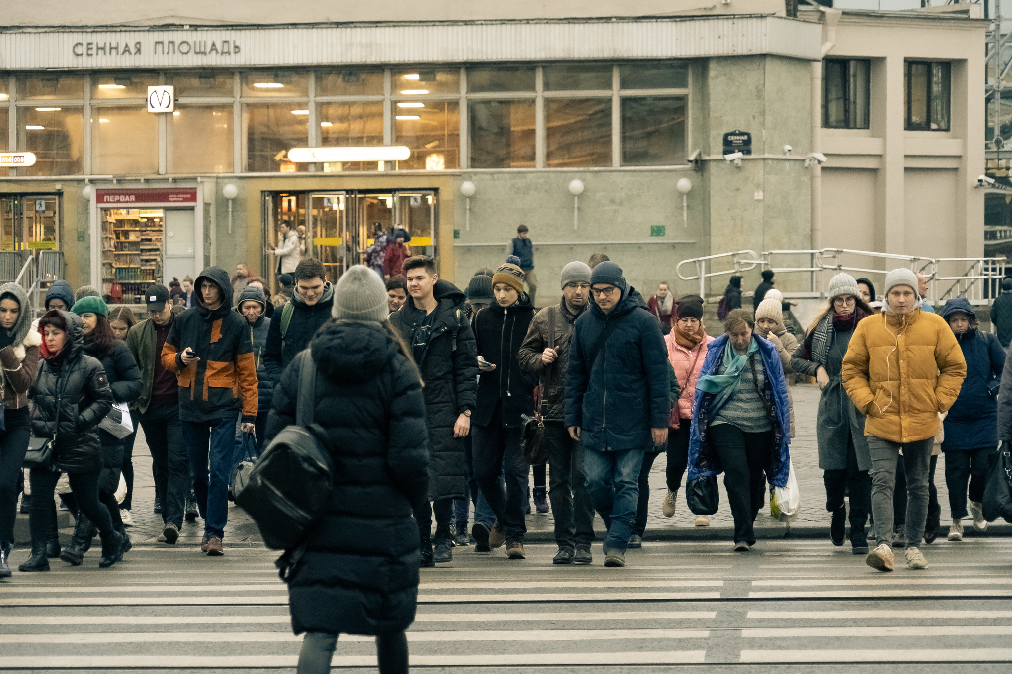 Sennaya Square this morning - My, Sennaya Square, Morning, Saint Petersburg, People, Longpost, The photo