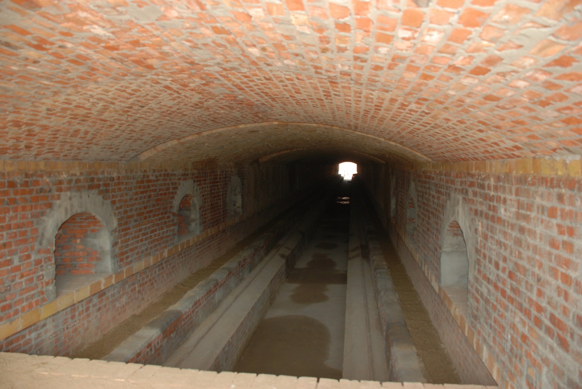 Interesting photo. - The photo, Bricks, Arch