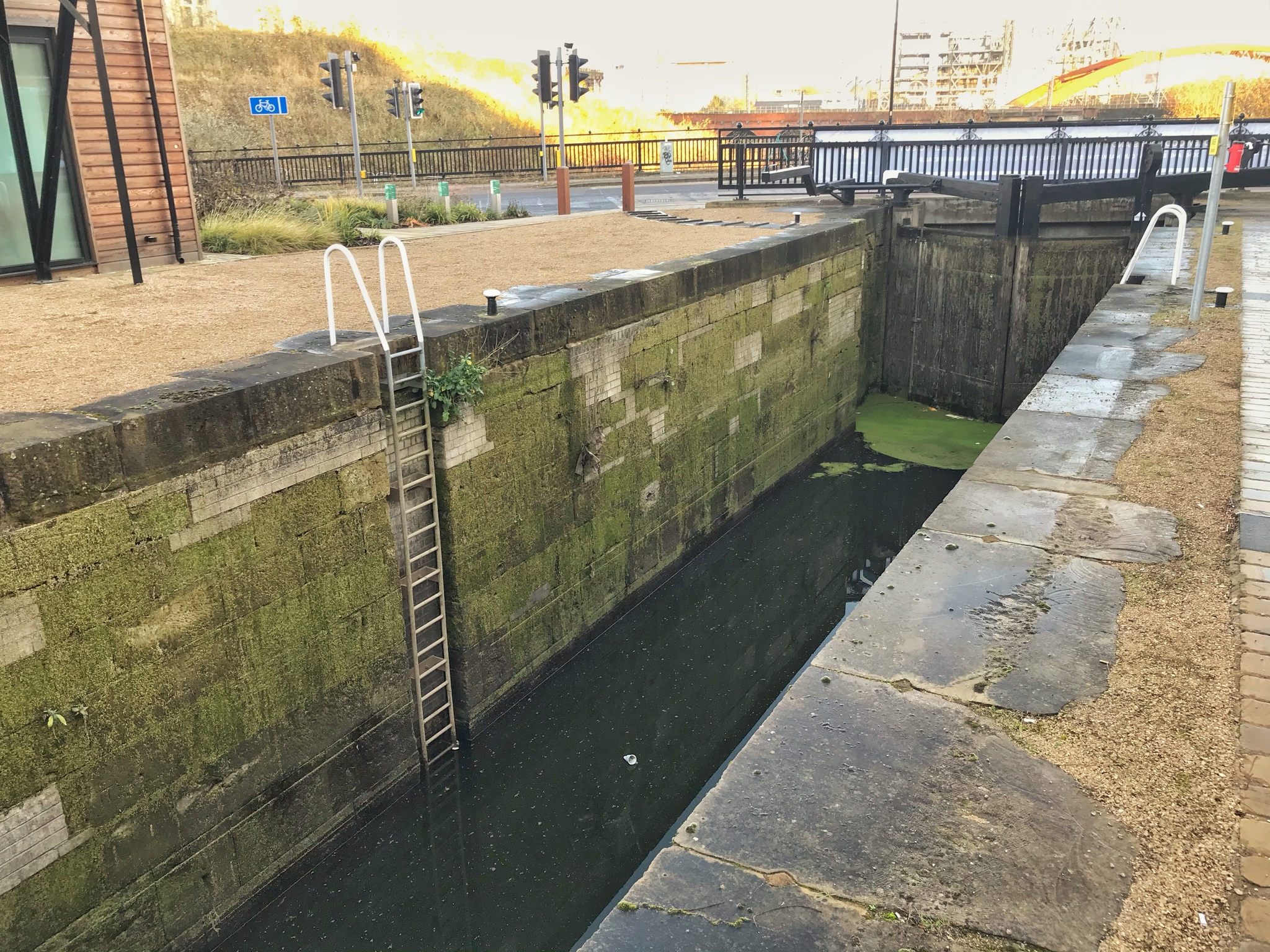 Just a canal lock in Manchester - My, Gateway, Channel, England, Manchester, Longpost