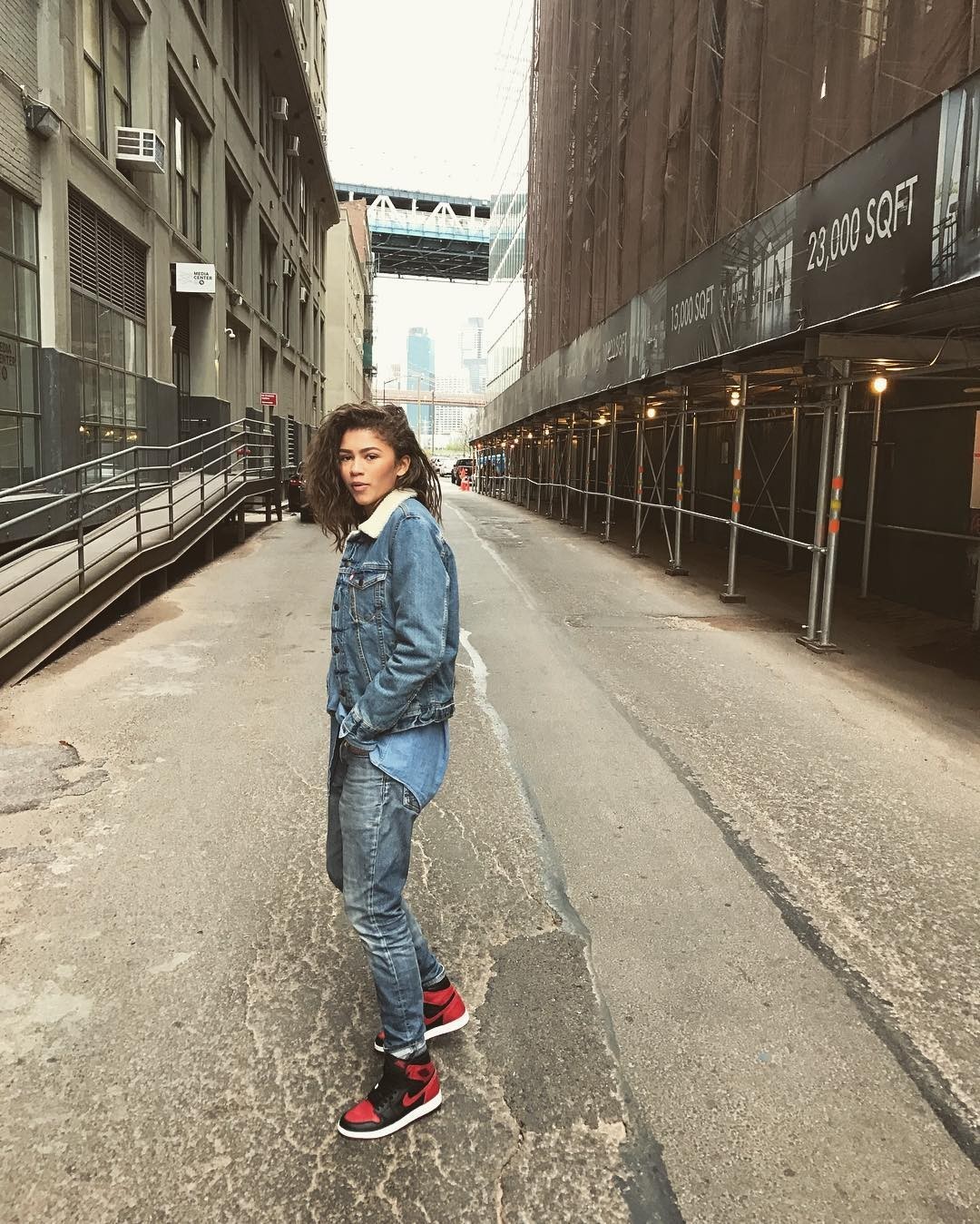 Girls and sneakers. Zendaya Beautiful girl and her cool sneakers - Sports girls, Girls, Sport, Fitness, Sneakers, Longpost