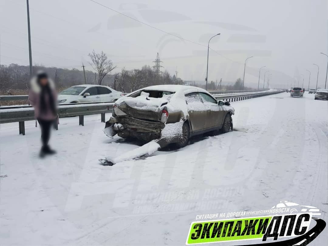 Под Владивостоком в аварию попало не менее 80 автомобилей - Владивосток, Снег, Гололед, Видео, Длиннопост, Авто, Авария, ДТП