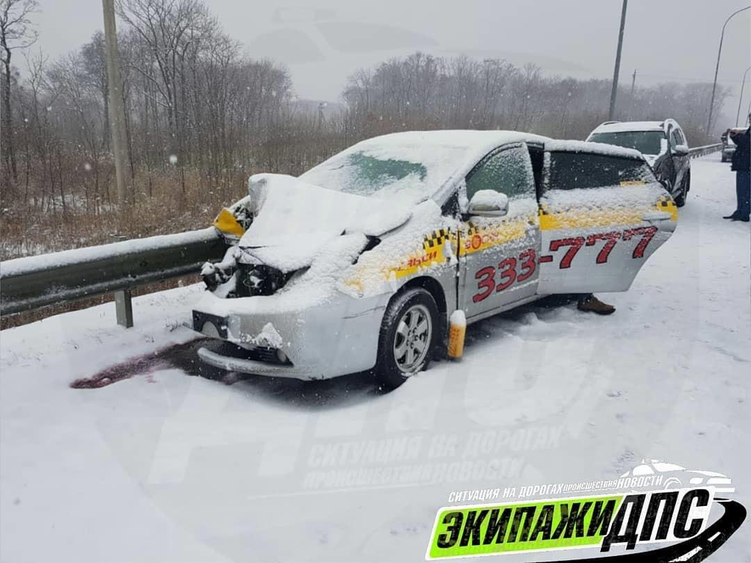 Под Владивостоком в аварию попало не менее 80 автомобилей - Владивосток, Снег, Гололед, Видео, Длиннопост, Авто, Авария, ДТП