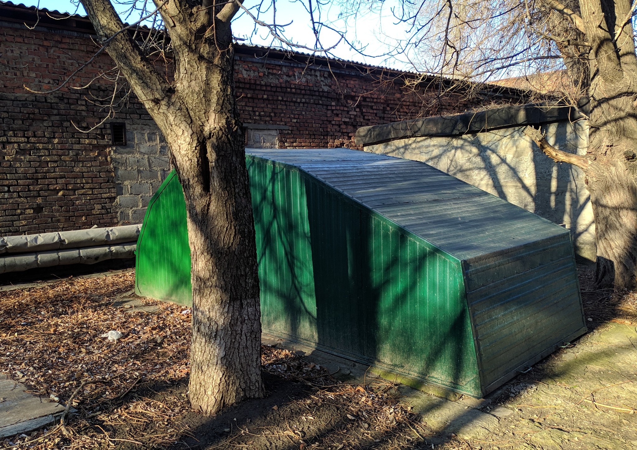 But the garage is next to the house :-) - My, Garage, Motorists, Luhansk, Longpost