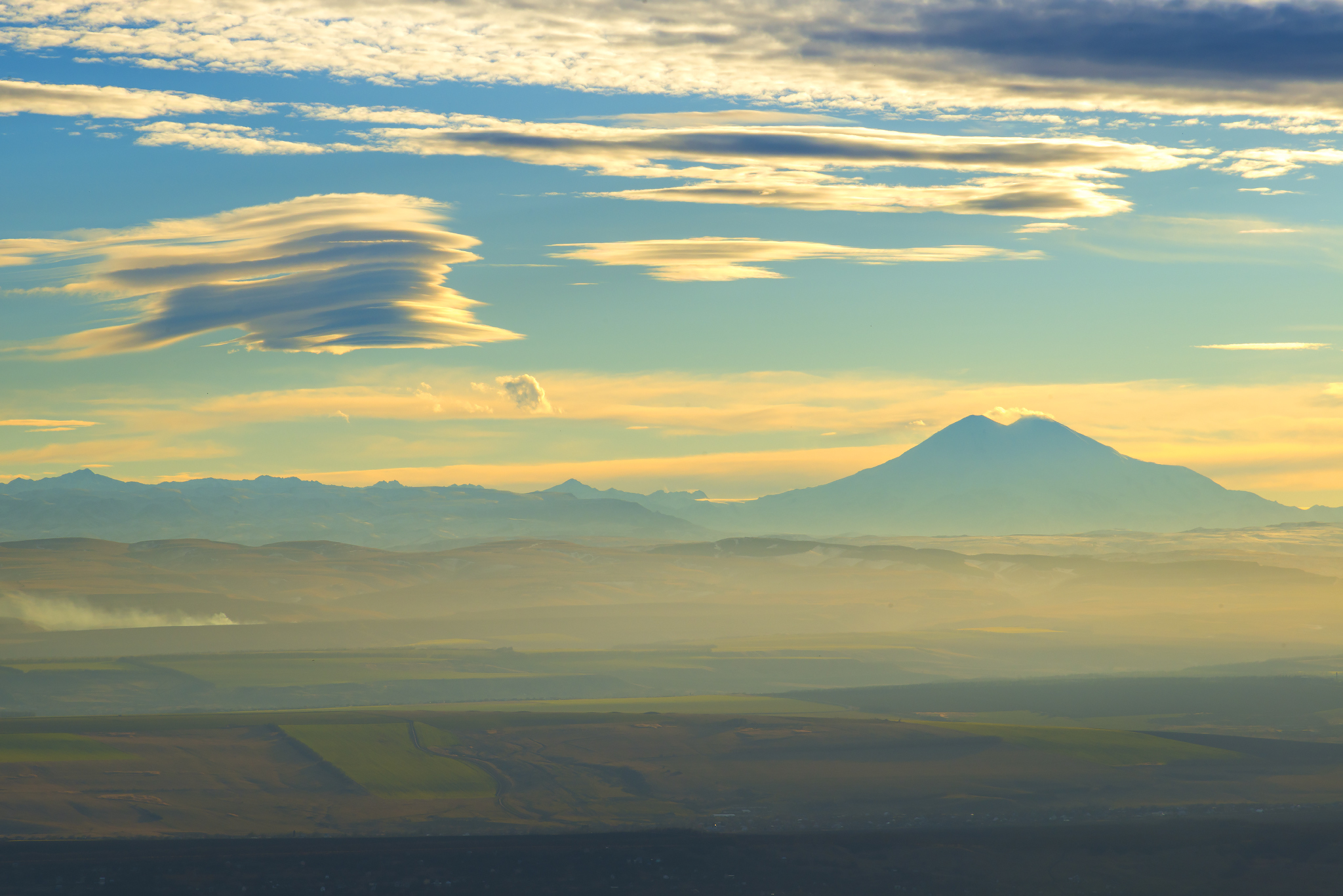 About sunny snowlessness - My, The sun, Pyatigorsk, Beshtau Nature Reserve, Clouds, Elbrus, Longpost