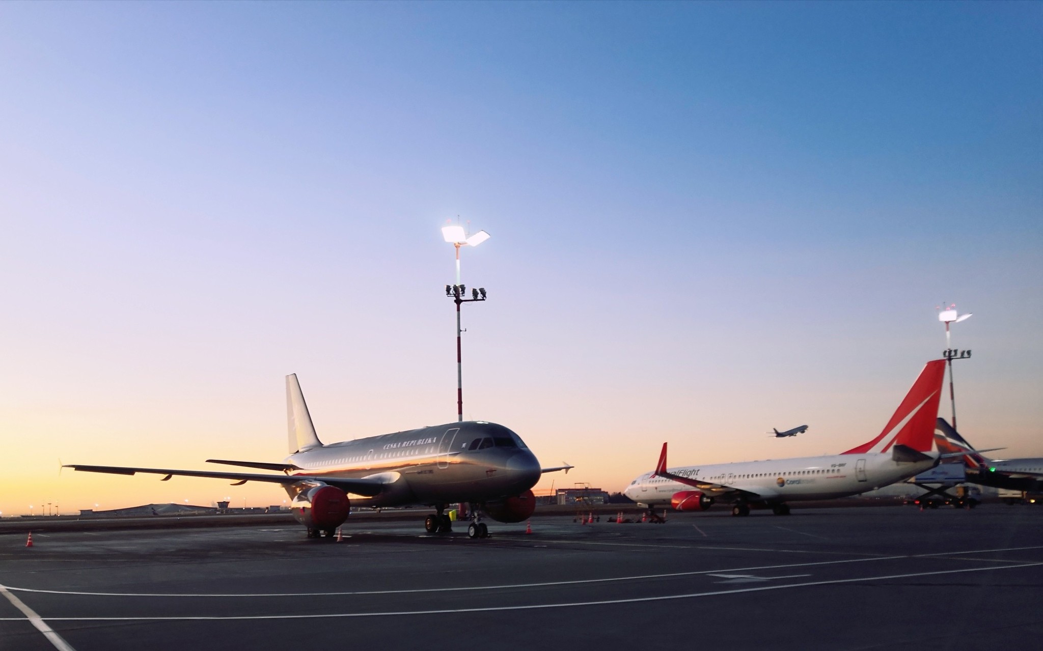 Airport (photos) - My, The airport, Airplane, Platform, Aviation, Mobile photography, The photo, Airbus A320, Boeing 777, Longpost