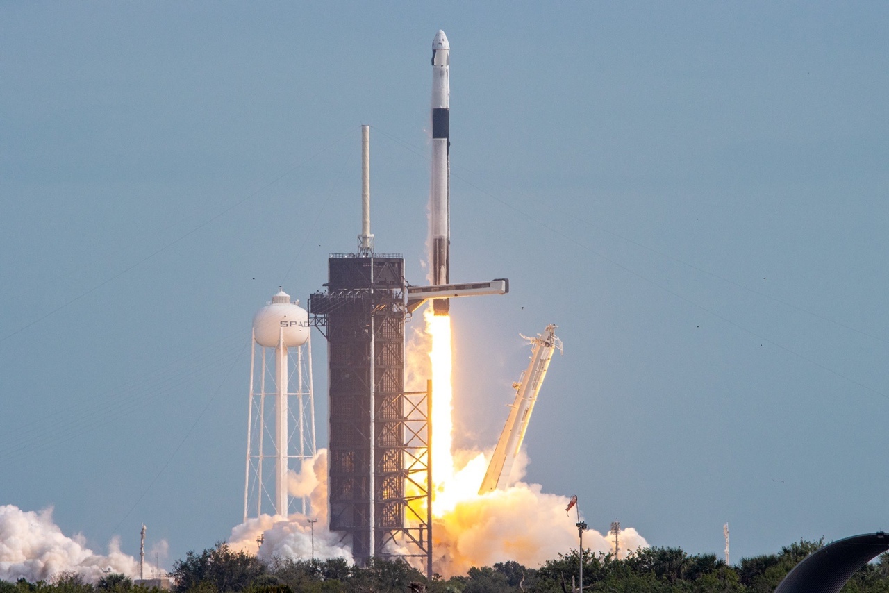 The first photos from the SpaceX In-Flight Abort test - Spacex, Falcon 9, Elon Musk, Space, Video, Longpost