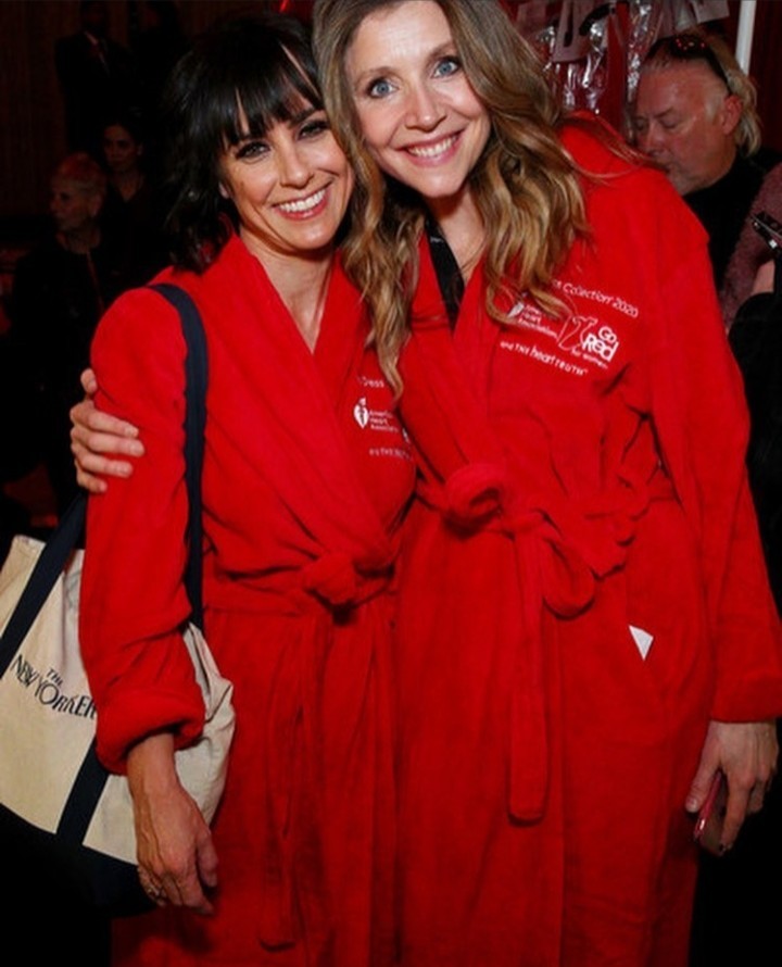 Beautiful Sarah Chalke at the #GoRed ceremony - Sarah Chock, TV series clinic, Longpost, Actors and actresses