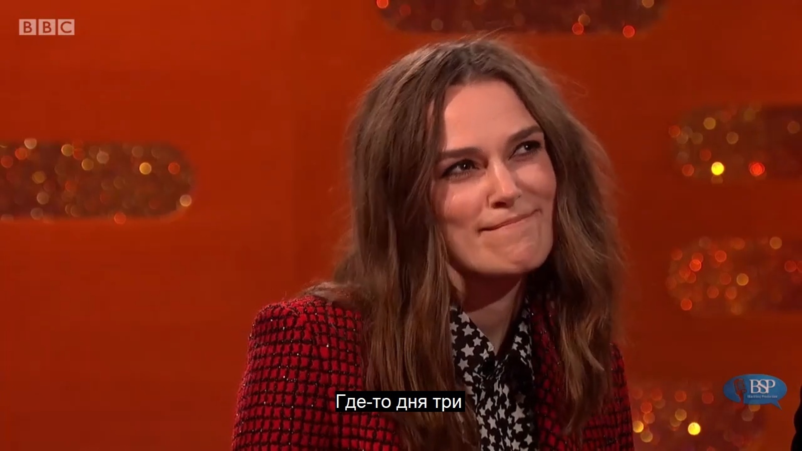 Keira Knightley and envelope - Keira Knightley, Actors and actresses, Celebrities, The Graham Norton Show, Storyboard, Longpost, Guy Pearce