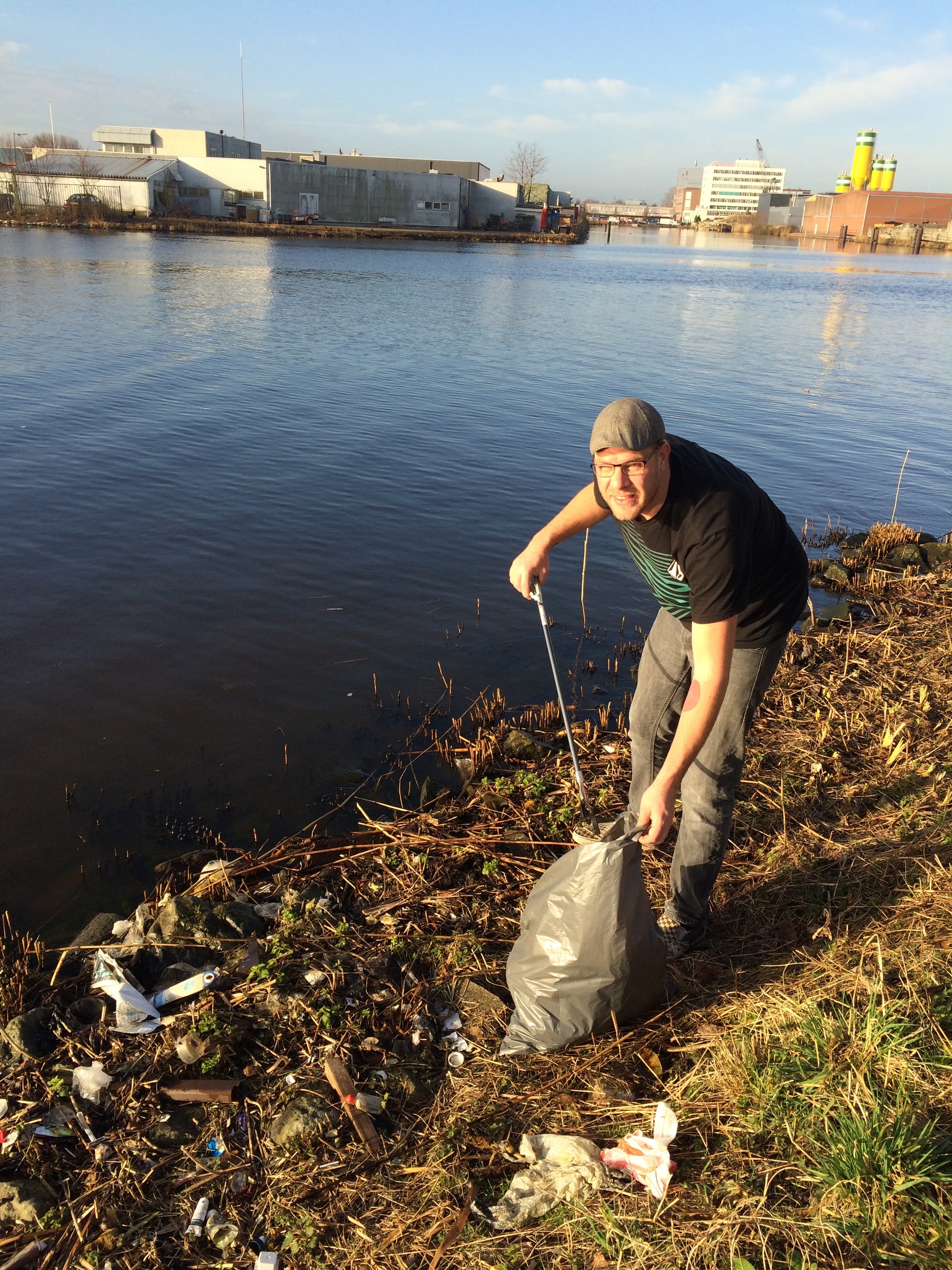 The power of the Internet - Garbage, Cleaning, Netherlands (Holland), Longpost