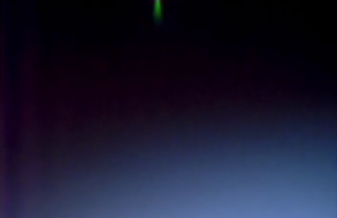 Video of an unnamed spacecraft flying near the ISS - Space, ISS, UFO, NASA, Video, Longpost