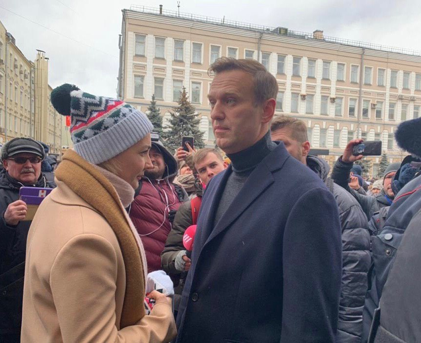 Ройзман Навальный Немцов. Навальный на похоронах Бориса Немцова.
