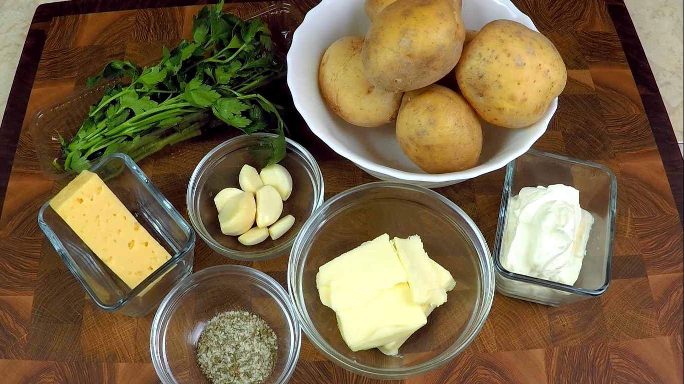 Oven potatoes in creamy garlic sauce - My, Potato, With grandfather at lunch, Food, Cooking, Preparation, Video, Longpost, Recipe, Video recipe