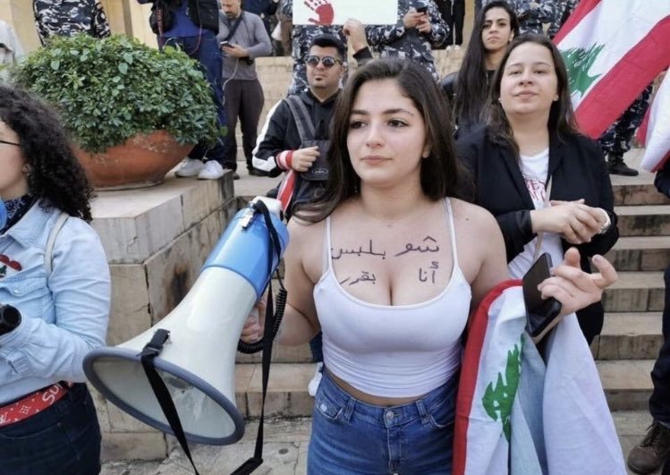 “I decide what to wear.” From today's march in Beirut - Beirut, Girls, Lebanon, Feminism, Breast, Boobs