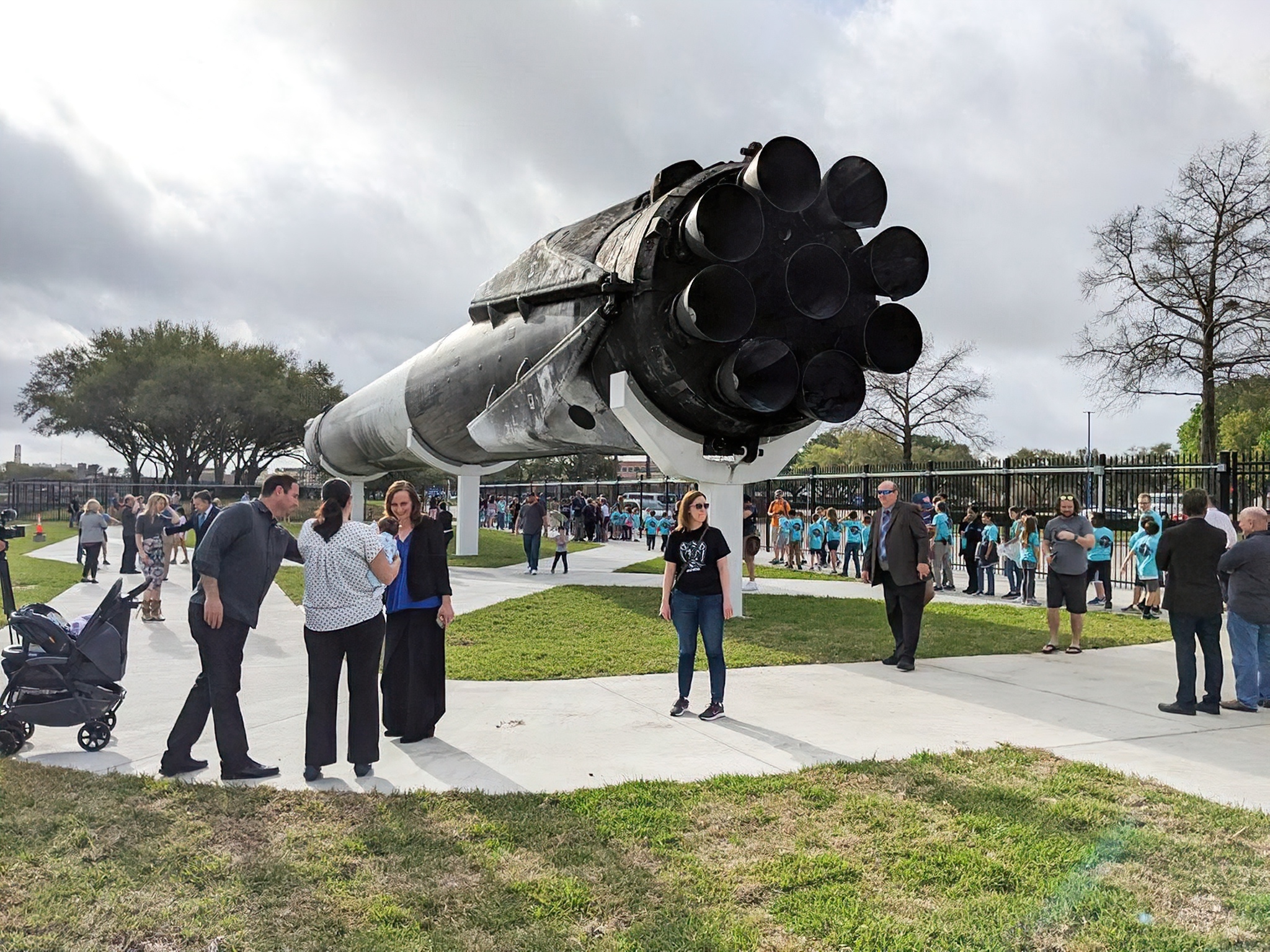 SpaceX Falcon 9 rocket [B1035] debuts at Space Center Houston - Spacex, Falcon 9, Booster Rocket, Cosmonautics, NASA, Longpost