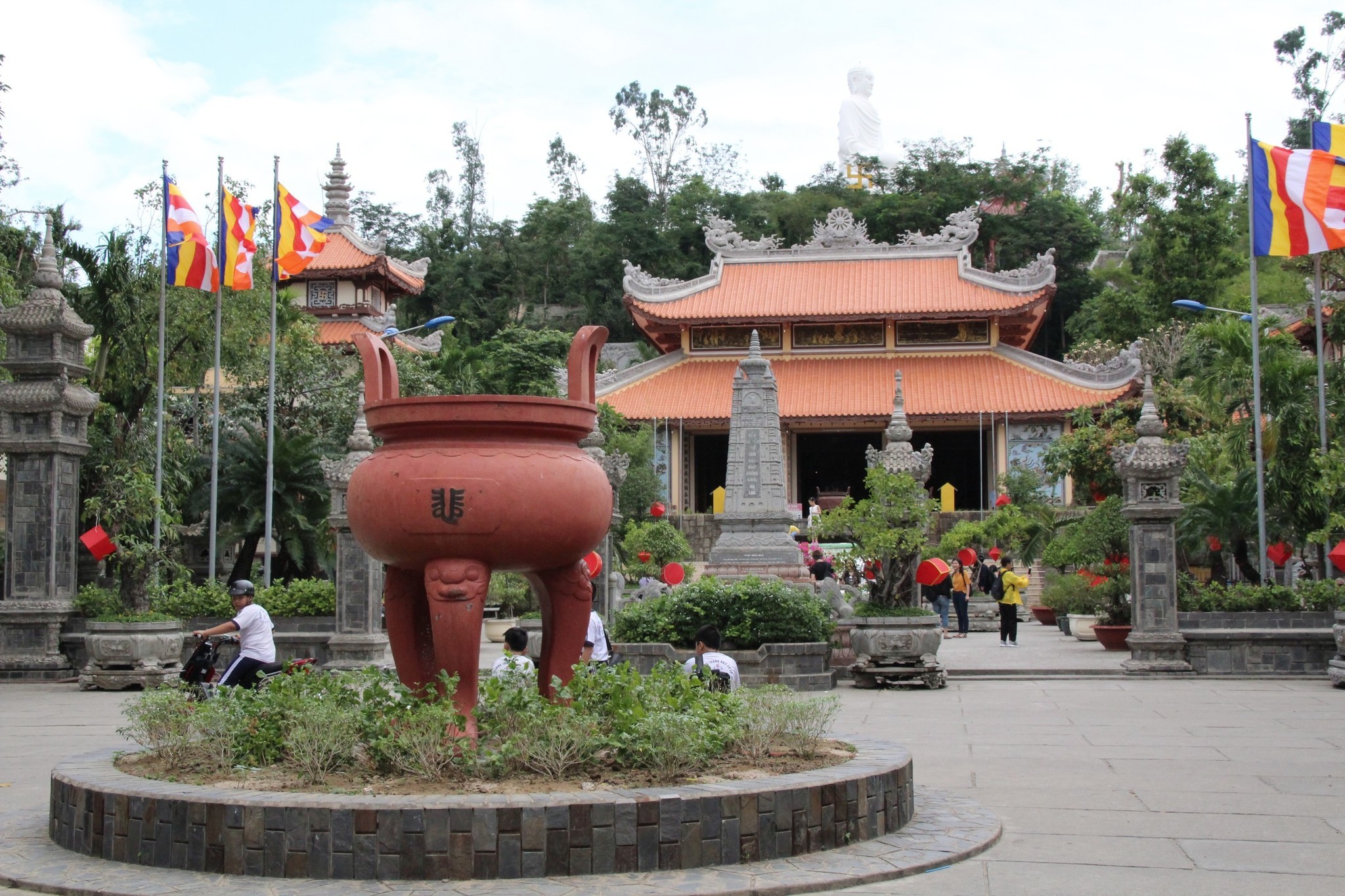 Interesting places in Nha Trang: From the Catholic Cathedral to the Buddhist Pagoda - My, Vietnam, Nha Trang, Travels, Asia, Guide, sights, Longpost