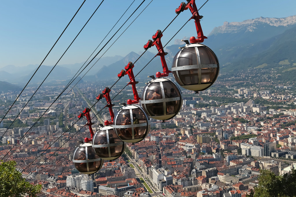 Bubbles of Grenoble - Cable car, France, Grenoble, Video, Longpost