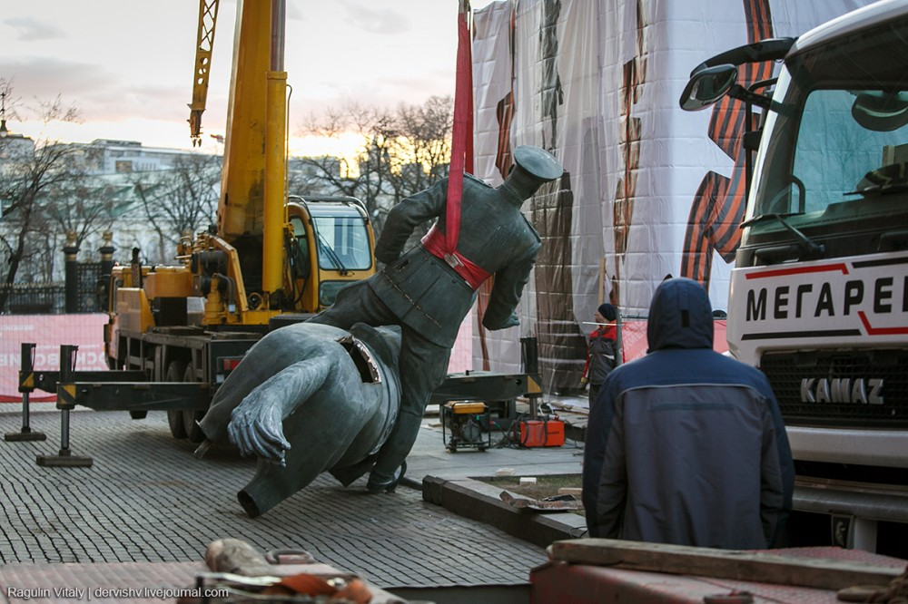 The monument to Marshal Zhukov was replaced on Manezhnaya Square - Georgy Zhukov, Monument, Manezhnaya square, Moscow, Longpost