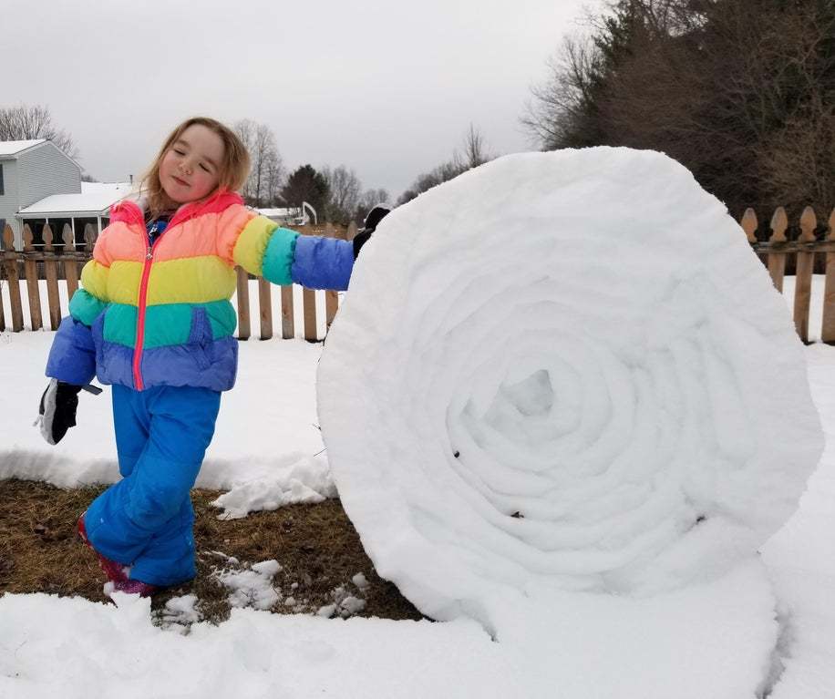 The snow rolled up like a carpet - Snow, Carpet, The photo, Children