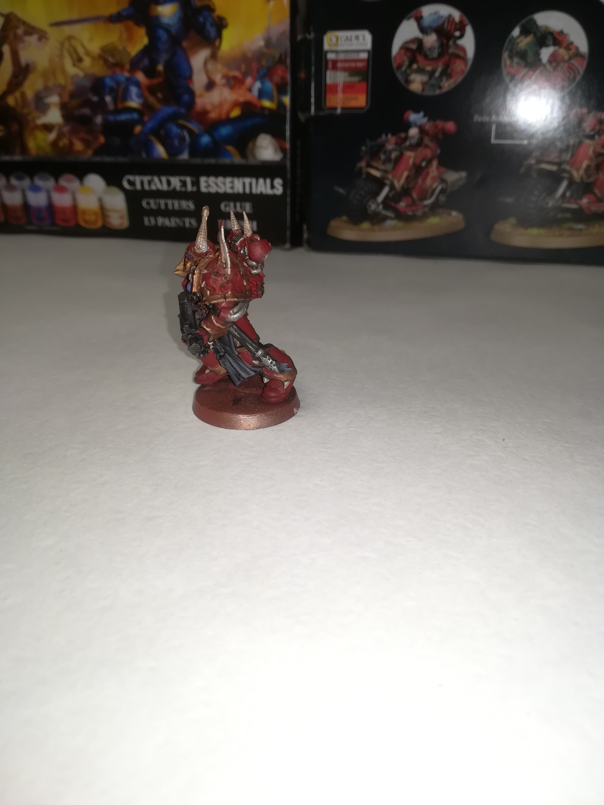 My third paint job. I would like to hear constructive criticism - Warhammer, Hobby, Painting miniatures, Chaos space marines, Longpost