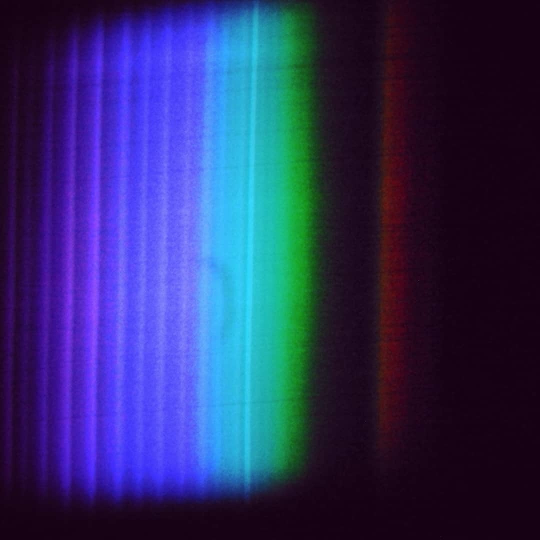 Неоновый спектр. Спектр неона. Цветовой спектр неона. Линейный спектр неона. Вид спектра неона.