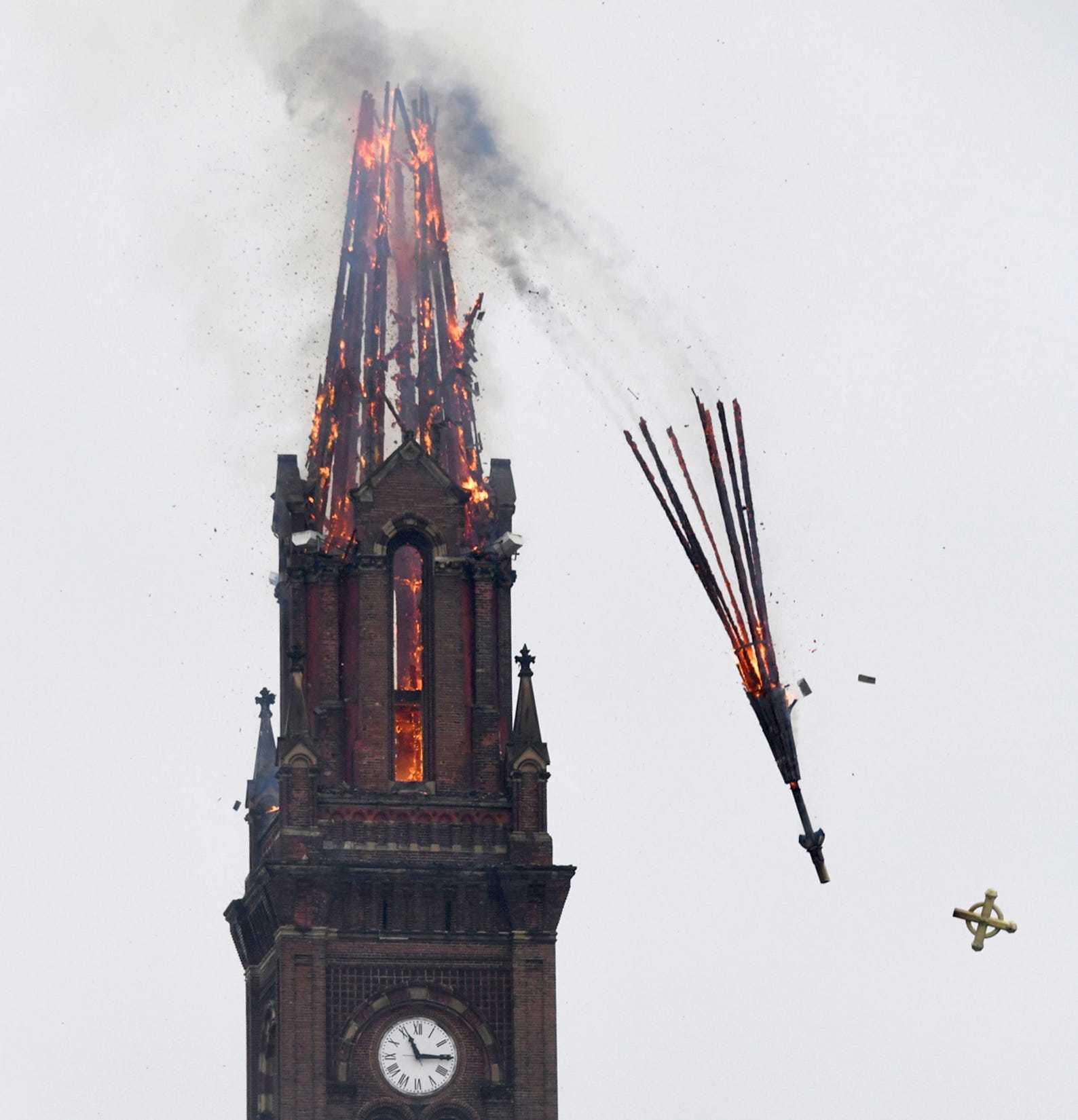 Signs... they're everywhere... - USA, Maryland, Lightning, Church, Spire, Fire, Longpost, Video